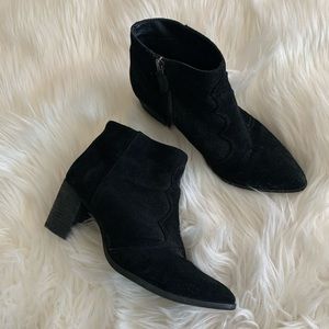 Dolce Vita Lennon ankle booties black suede 7.5